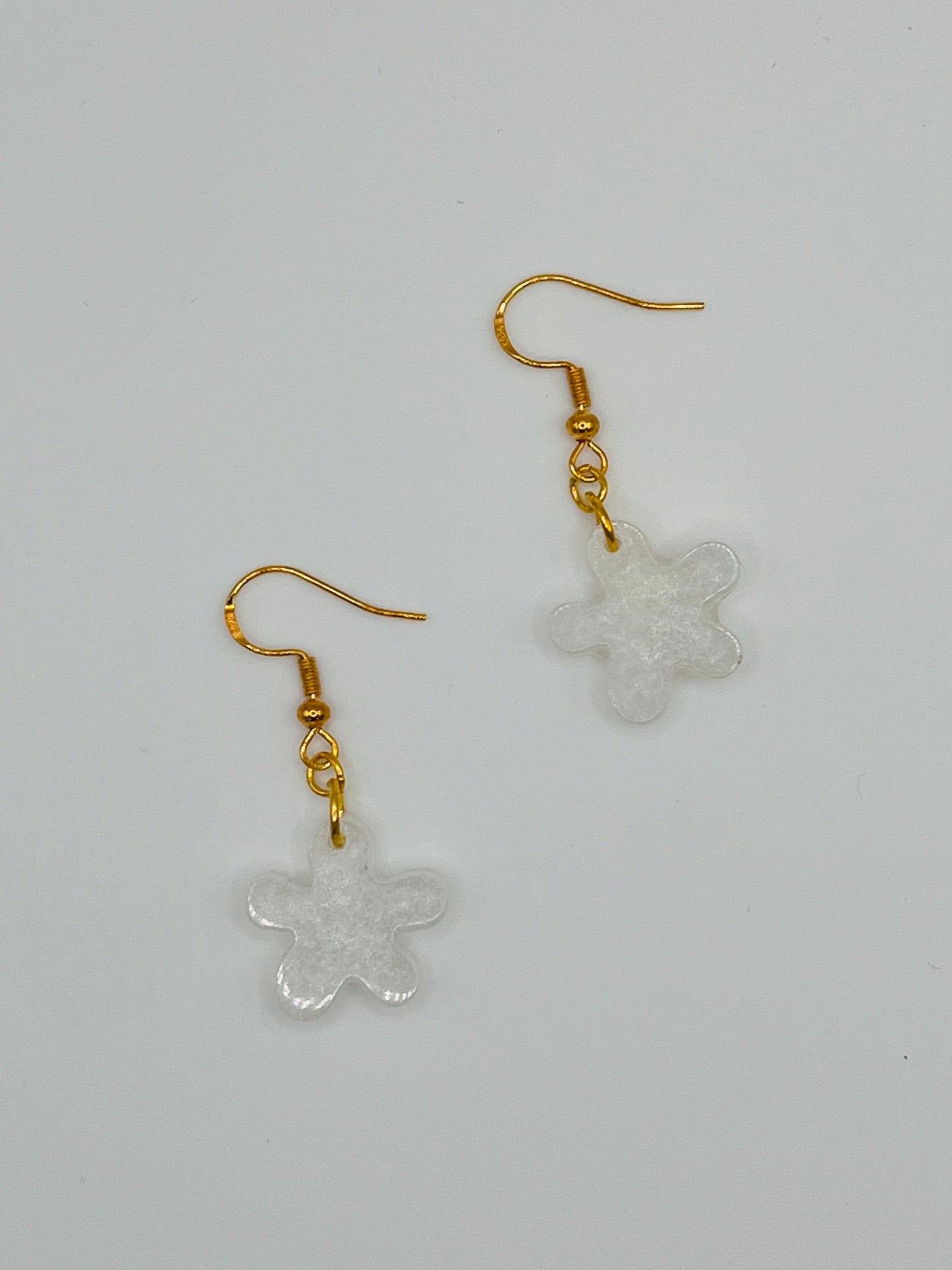 White Flower Resin Earrings
