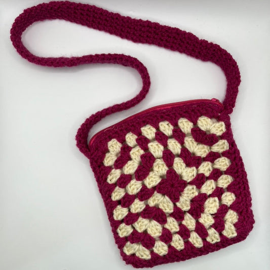 crochet magenta granny square zipper bag