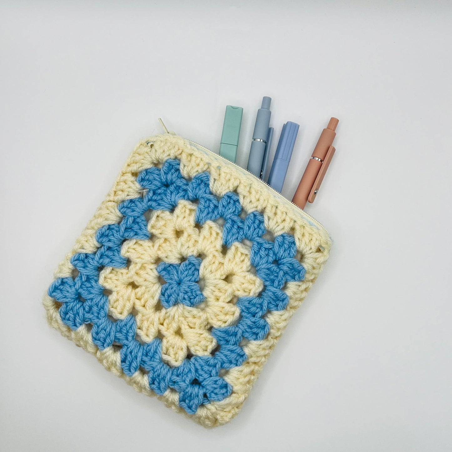 Crochet blue  & Cream Zipper Pouch